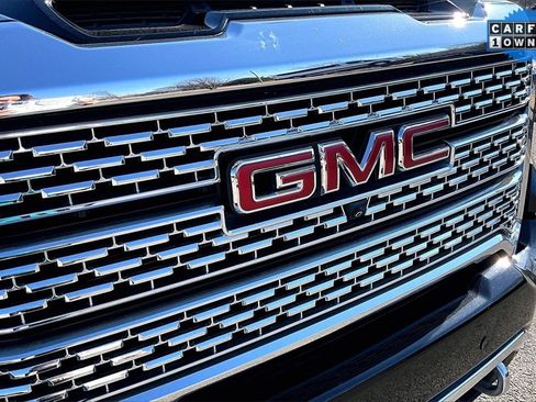 Used 2022 GMC Sierra 2500 Denali w/ Denali Black Diamond Edition image 29