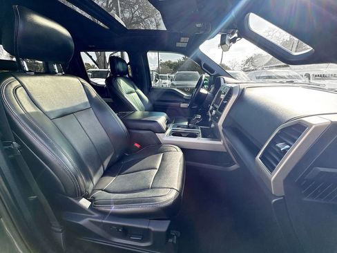 Used 2019 Ford F150 Lariat w/ Equipment Group 502A Luxury AWD/4WD image 31