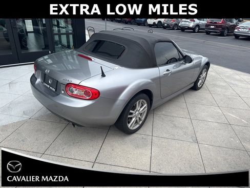 Used 2010 MAZDA MX-5 Miata Sport image 4
