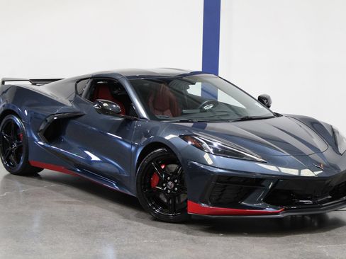 Used 2021 Chevrolet Corvette Stingray Coupe w/ Z51 Performance Package RWD image 2