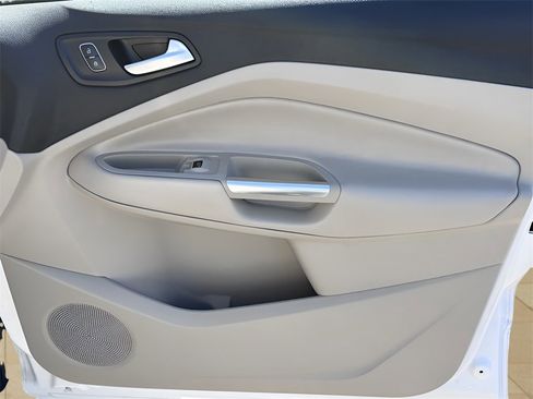 Used 2018 Ford Escape Titanium image 12