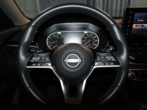 Used 2024 Nissan Altima 2.5 SR w/ SR Premium Package AWD/4WD image 10