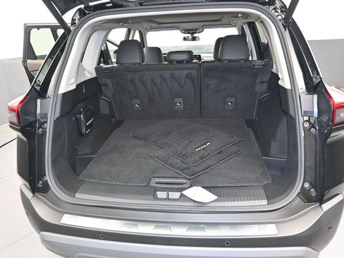 Certified 2023 Nissan Rogue SV w/ SV Premium B Package AWD/4WD image 16