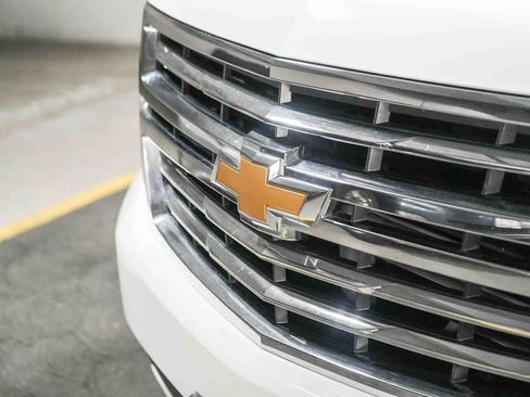 Used 2019 Chevrolet Tahoe LS RWD image 3