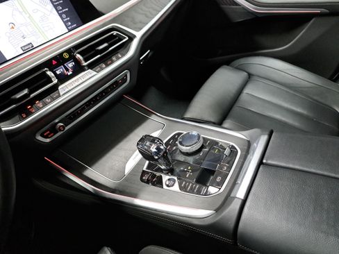 Used 2022 BMW X7 xDrive40i w/ Executive Package image 27