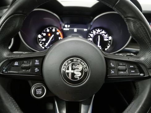 Used 2023 Alfa Romeo Stelvio Ti AWD/4WD image 17