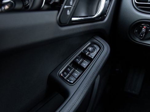 Certified 2026 Porsche Macan AWD/4WD image 21