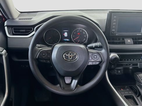 Used 2021 Toyota RAV4 LE FWD image 17