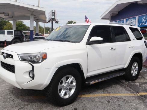Used 2014 Toyota 4Runner SR5 RWD image 9