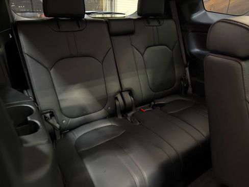 Used 2025 Honda Pilot Black Edition image 13