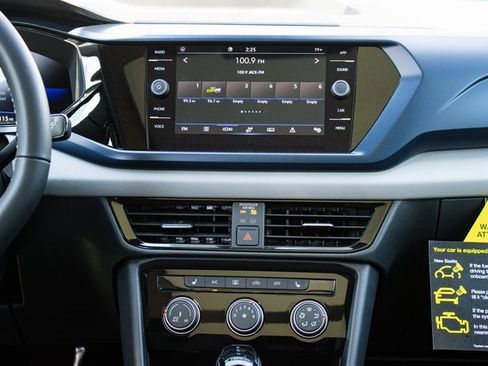 Used 2023 Volkswagen Taos SE image 17