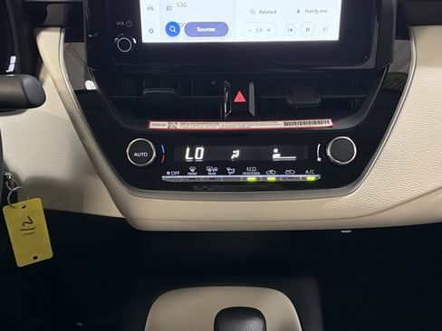 Used 2026 Toyota Corolla LE image 32