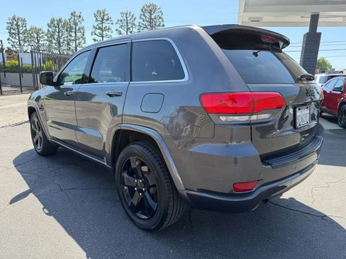 Used 2014 Jeep Grand Cherokee Altitude image 27
