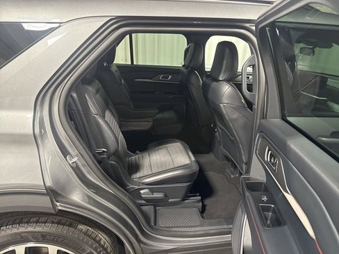 Used 2025 Ford Explorer ST-Line AWD/4WD image 18