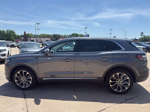 Used 2022 Lincoln Nautilus Reserve AWD/4WD image 4