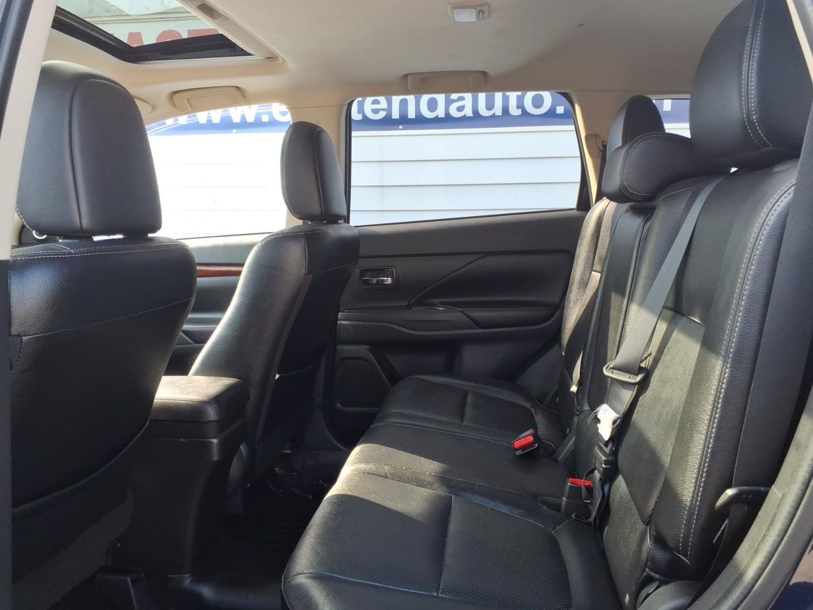 Used 2014 Mitsubishi Outlander GT AWD/4WD image 11