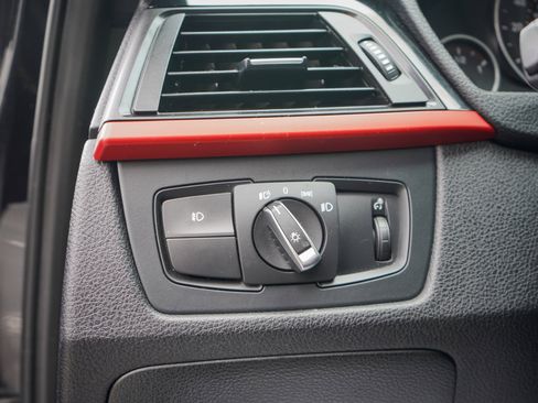 Used 2014 BMW 335i xDrive 335i xDrive Sedan w/ Technology Package image 14