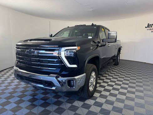 Used 2024 Chevrolet Silverado 3500 LTZ w/ LTZ Premium Package image 1