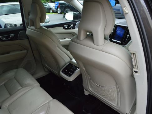 Used 2018 Volvo XC60 T6 Inscription w/ Luxury Seat Package AWD/4WD image 26