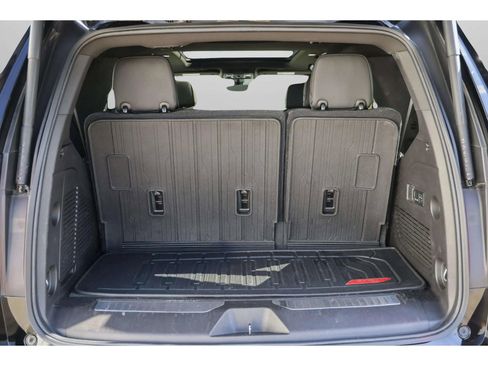 Used 2021 GMC Yukon Denali w/ Denali Premium Package image 31