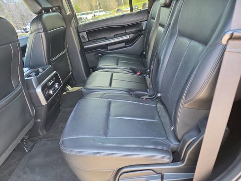 Used 2018 Ford Expedition XLT w/ Equipment Group 201A image 7