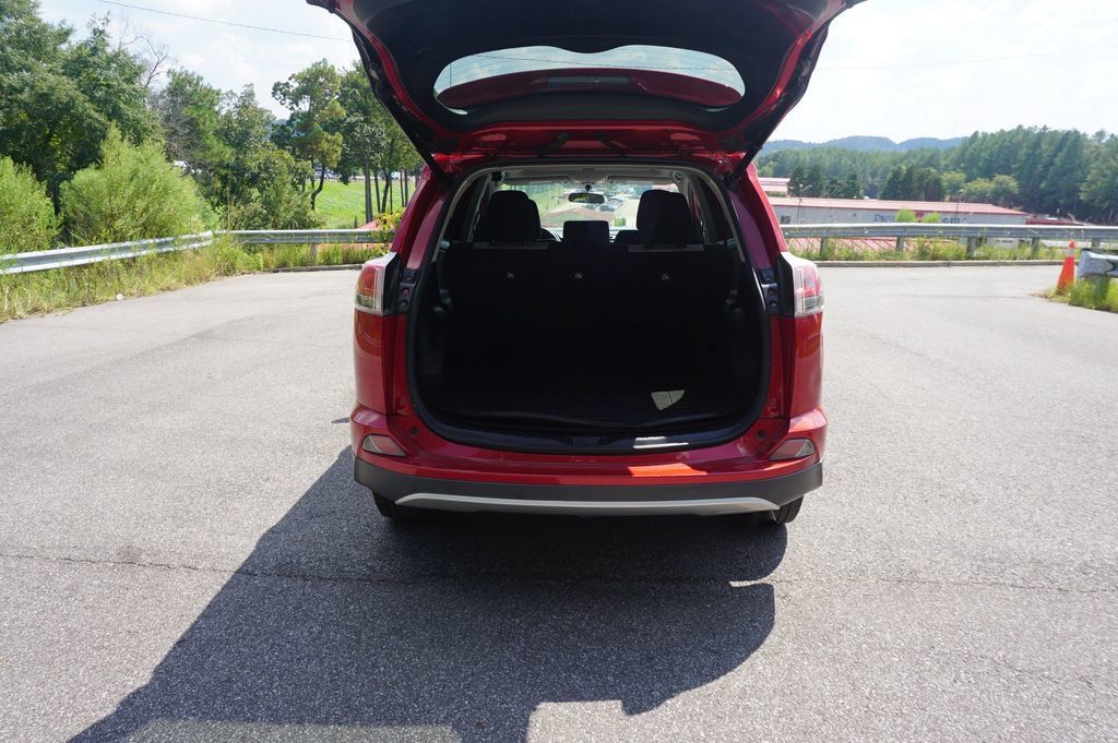 Used 2016 Toyota RAV4 XLE FWD image 15