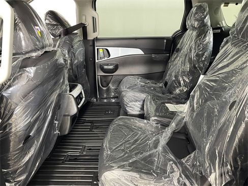 New 2026 Kia Carnival SX Prestige image 4