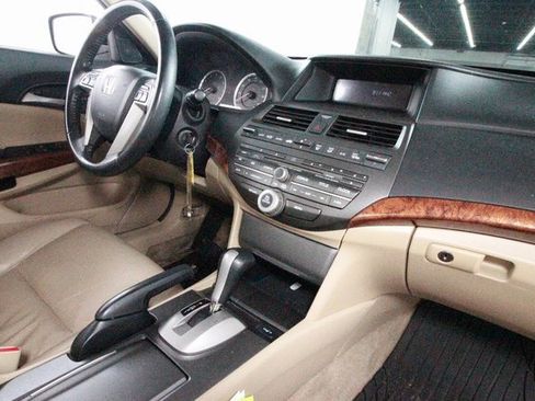 Used 2011 Honda Accord EX-L image 25