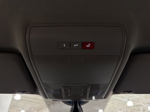 Used 2019 Volkswagen Atlas SE image 34