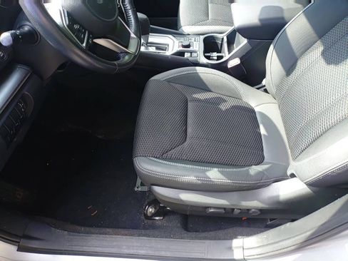 Used 2019 Subaru Forester Premium AWD/4WD image 6