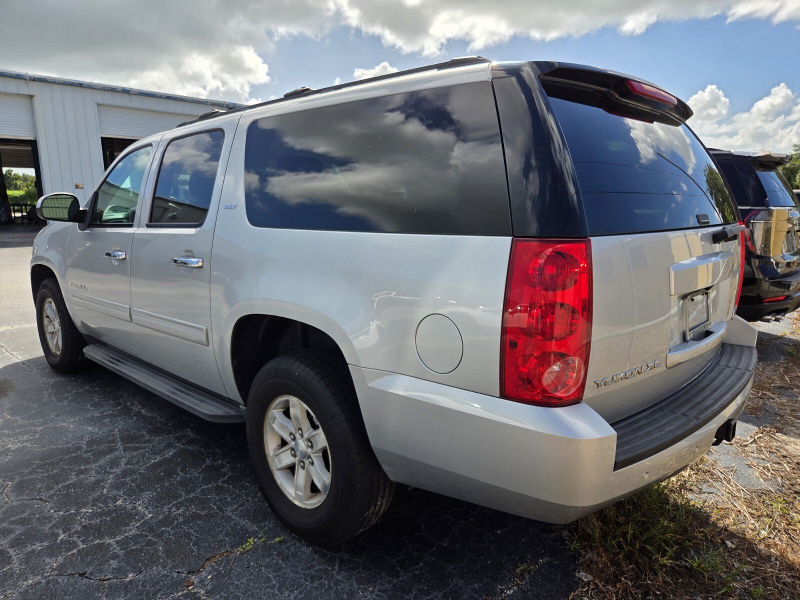 Used 2014 GMC Yukon XL SLT RWD image 5