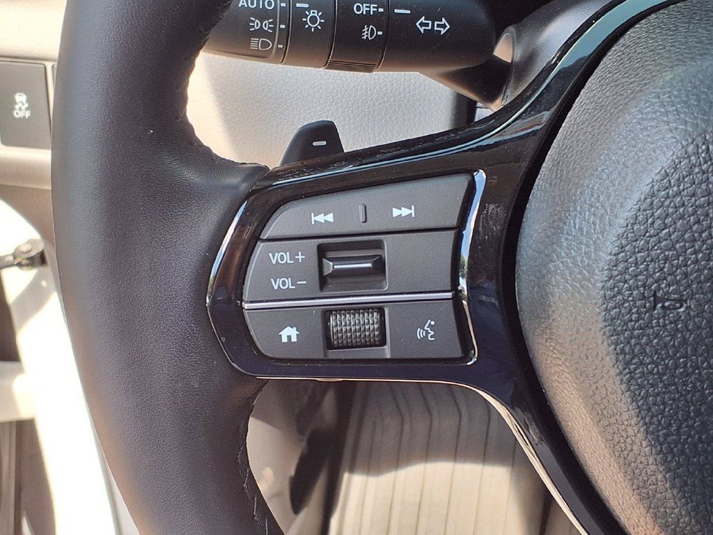 Used 2025 Honda Pilot EX-L image 34