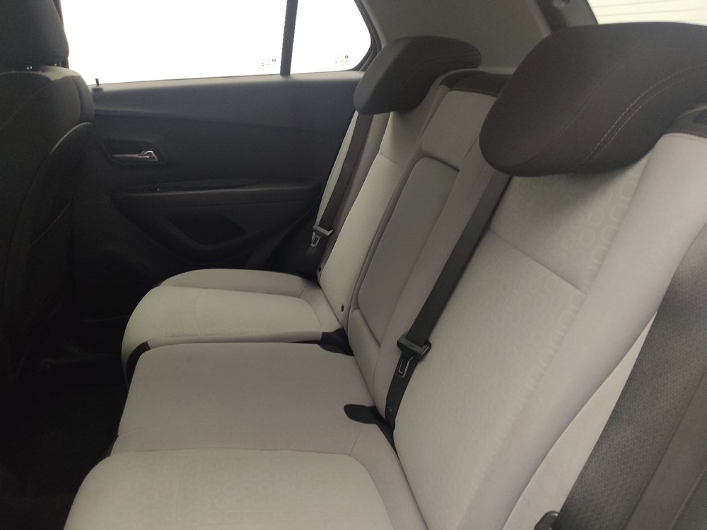 Used 2020 Chevrolet Trax LS FWD image 18