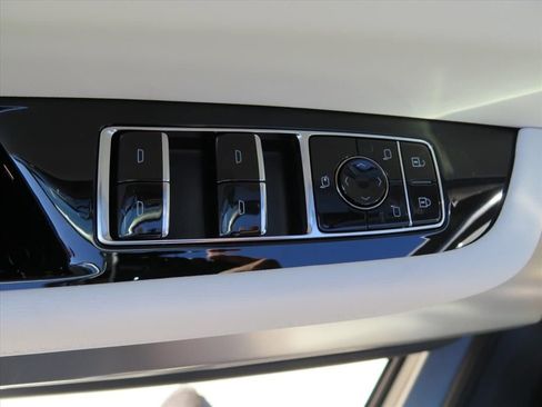 New 2026 Cadillac Vistiq Sport image 13