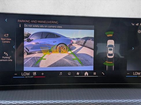 Used 2026 BMW 330i Sedan w/ Premium Package image 11