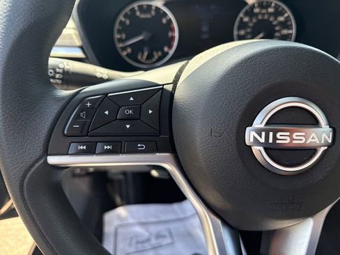 Used 2024 Nissan Altima 2.5 SV image 20