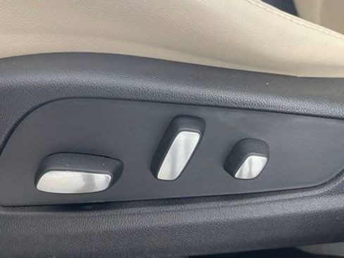 Used 2017 Cadillac XT5 Luxury w/ Driver Awareness Package image 35