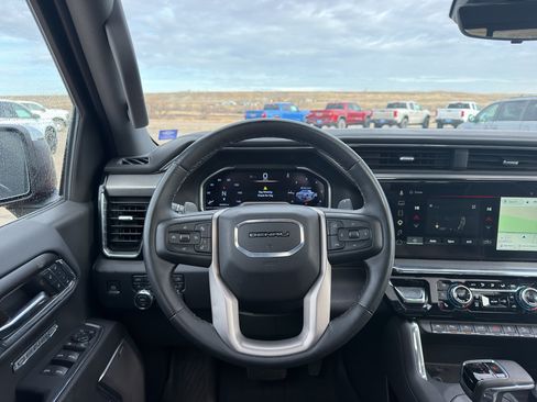 Used 2024 GMC Sierra 1500 Denali w/ Technology Package AWD/4WD image 7