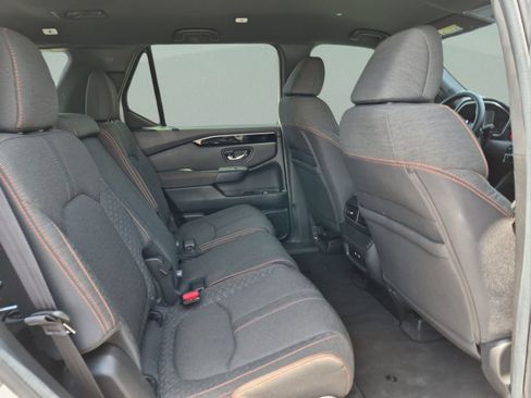 Certified 2025 Honda Pilot Sport image 18