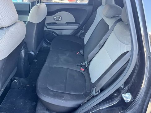 Used 2018 Kia Soul image 12