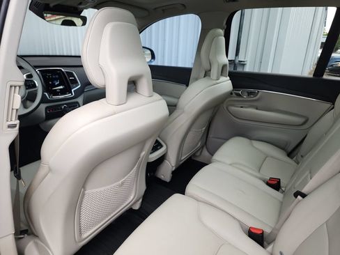 Used 2020 Volvo XC90 T5 Momentum w/ Protection Package Premier FWD image 39