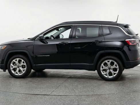 Used 2025 Jeep Compass Latitude image 5