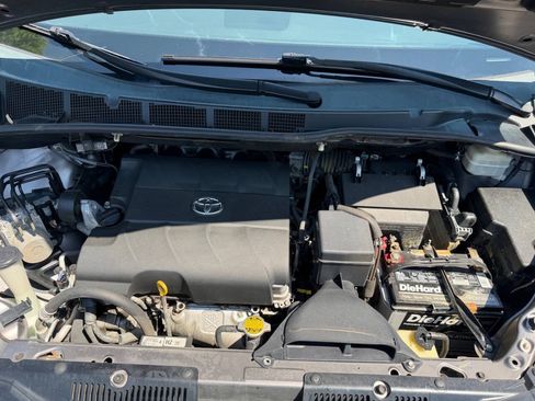 Used 2011 Toyota Sienna LE FWD image 23