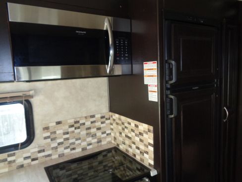 Used 2018 Ford E-450 and Econoline 450 Super Duty w/ Motorhome Prep Package image 6