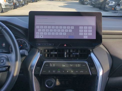 Used 2024 Toyota Venza Nightshade image 19