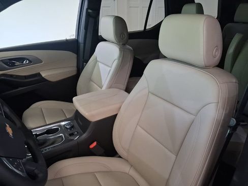 Used 2023 Chevrolet Traverse LT w/ LT Premium Package AWD/4WD image 18