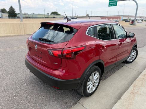Used 2018 Nissan Rogue Sport S w/ S Appearance Package AWD/4WD image 4