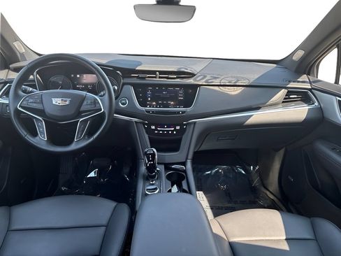 Used 2025 Cadillac XT5 Premium Luxury w/ Technology Package AWD/4WD image 15