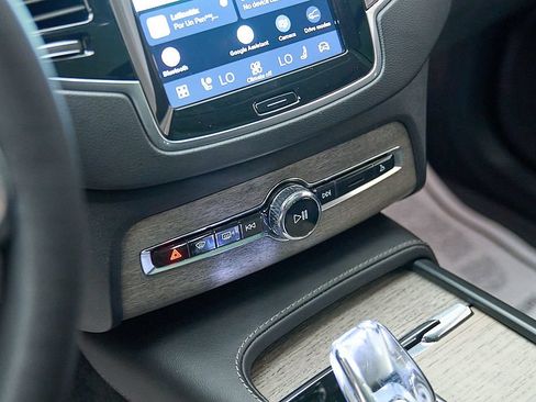 Certified 2023 Volvo XC90 B6 Ultimate w/ Protection Package Premier AWD/4WD image 16