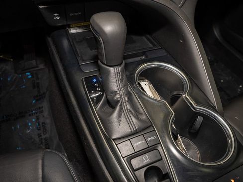 Used 2019 Toyota Camry XSE image 15